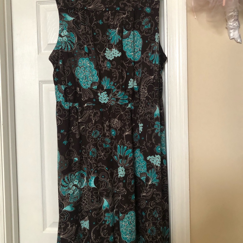 Pretty Spring Dress - Picture 3 of 3